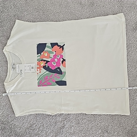 Women's Printed Extended Cap Sleeve - Picture 5 of 8